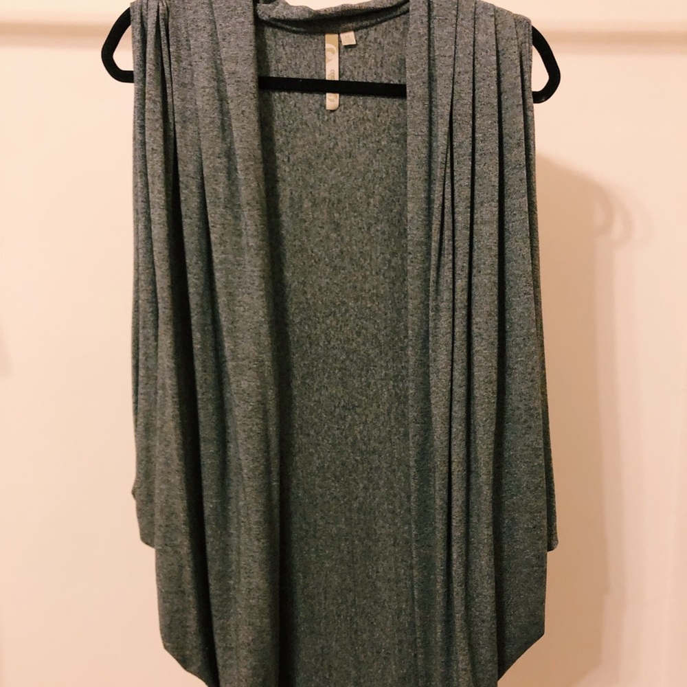Sleeveless cardigan